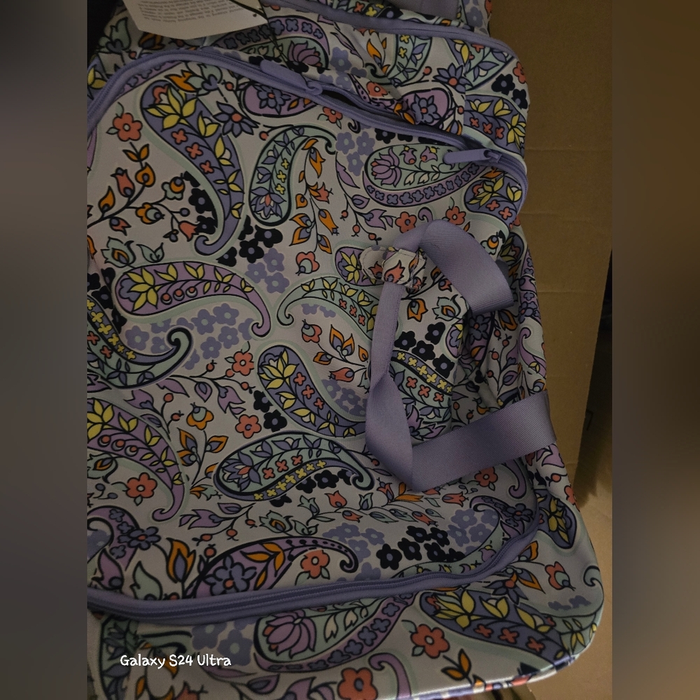 Vera Bradley Maddalena Rolling Lighten Up Wheeled Carry On Travel Bag NWT - Picture 4 of 8